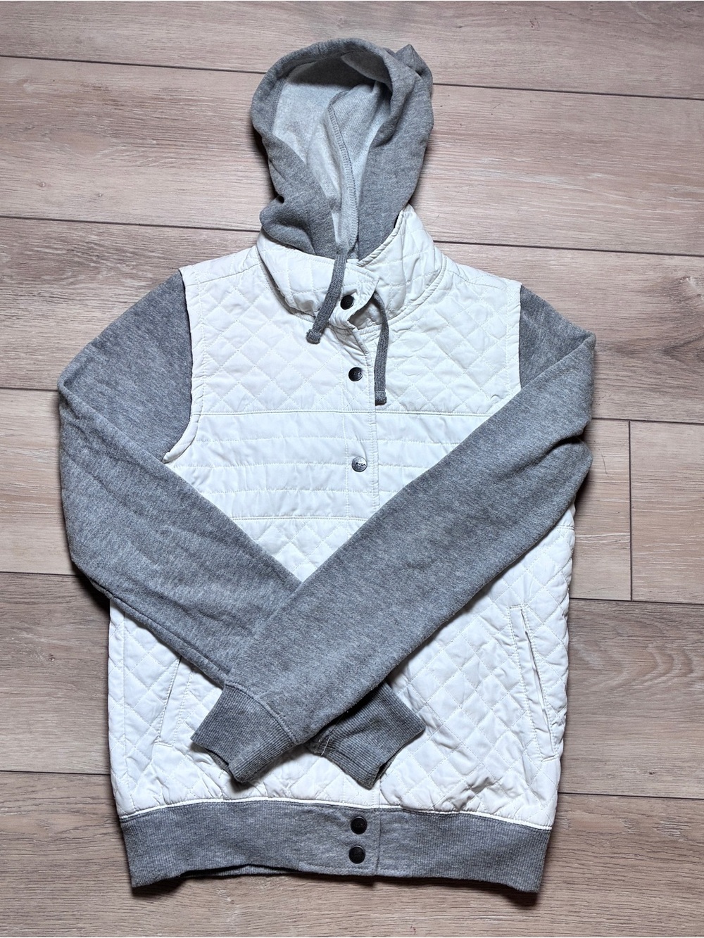 RVCA White Quilted Body with Gray Sleeves Hooded Jacket XS